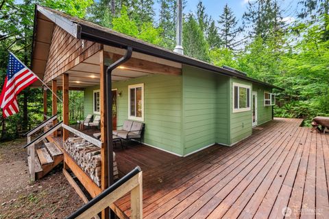 Photo of 521 N Fairway Drive W, Hoodsport, WA 98548 (MLS # 2536181)