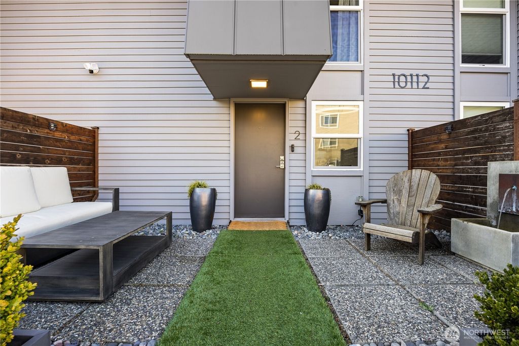 Photo of 10112 NE 68th Street #2, Kirkland, WA 98033 (MLS # 2334087)