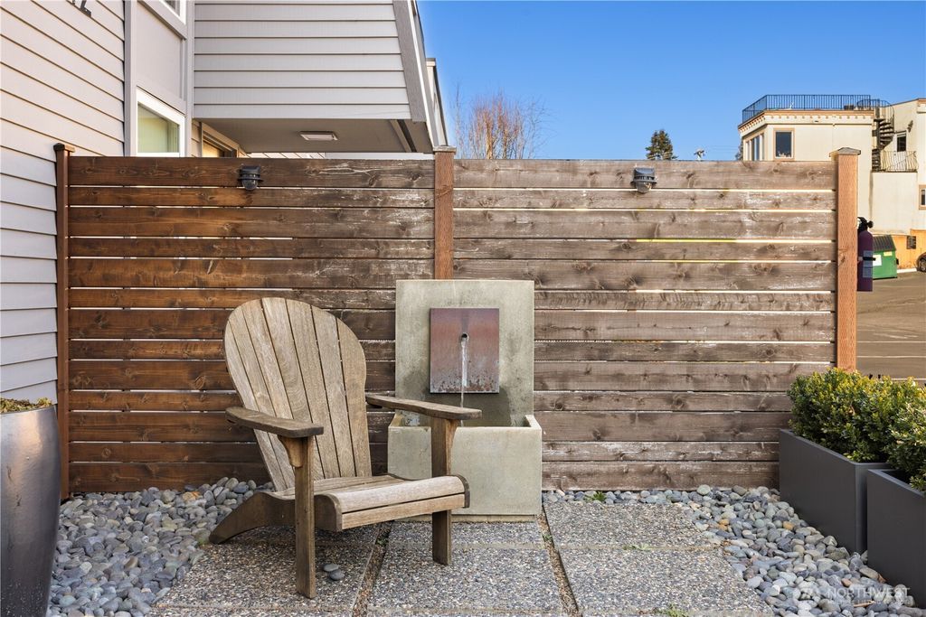 Photo of 10112 NE 68th Street #2, Kirkland, WA 98033 (MLS # 2334087)