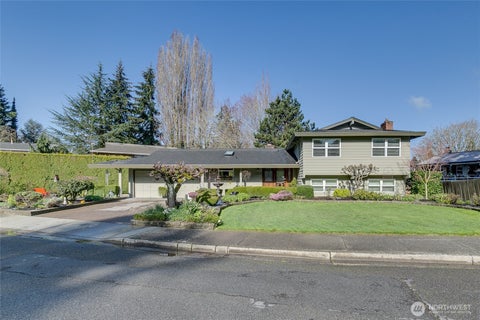 Photo of 11719 103rd Avenue NE, Kirkland, WA 98034 (MLS # 2580443)