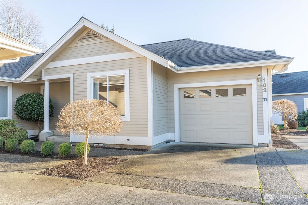 Photo of 102 W Maberry Street #D, Lynden, WA 98264 (MLS # 2470005)