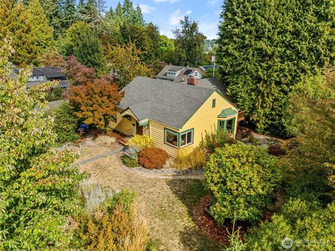 Photo of 328 Percival Street NW, Olympia, WA 98502 (MLS # 2438837)