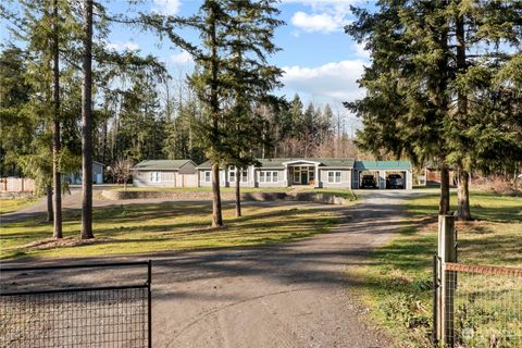 34202 41st Avenue E, Eatonville, WA 98328 - MLS#: 2324544