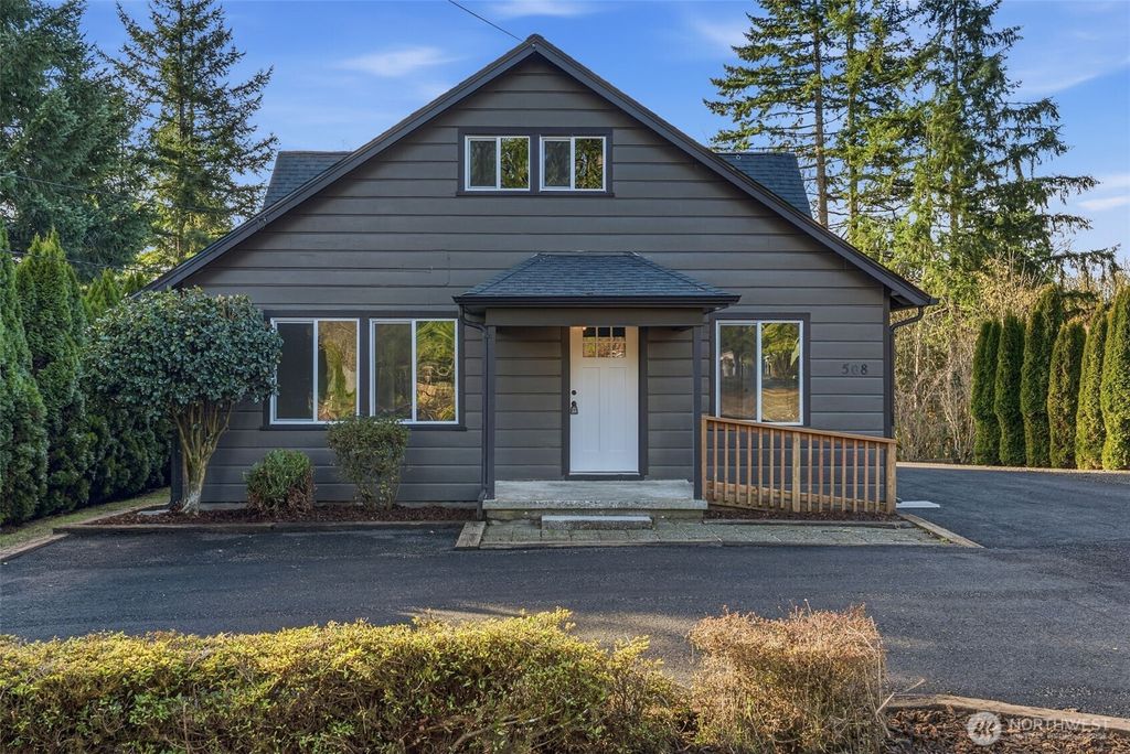 Photo of 508 Nevada Drive, Longview, WA 98632 (MLS # 2469229)