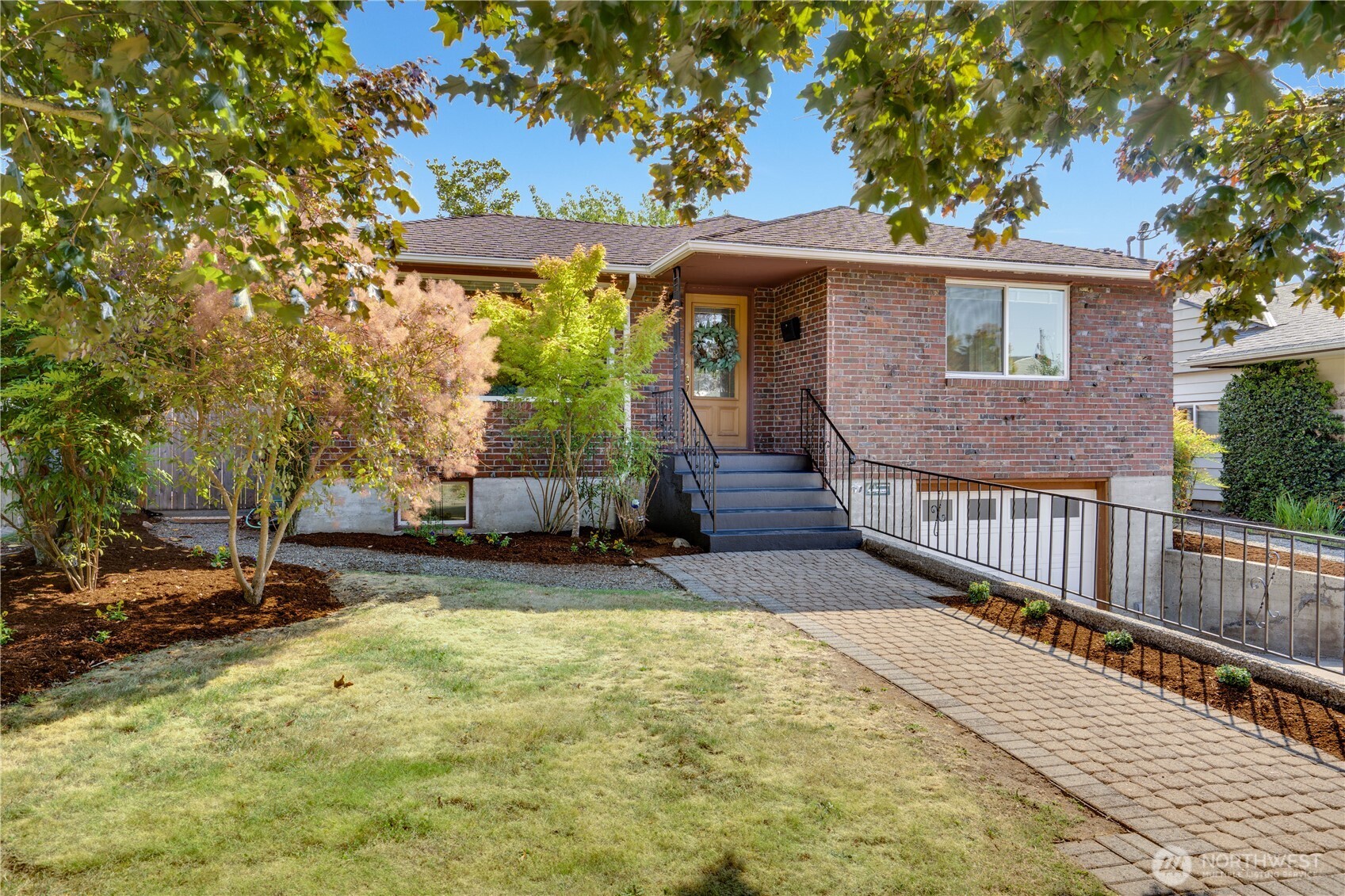 4438 N 8th Street