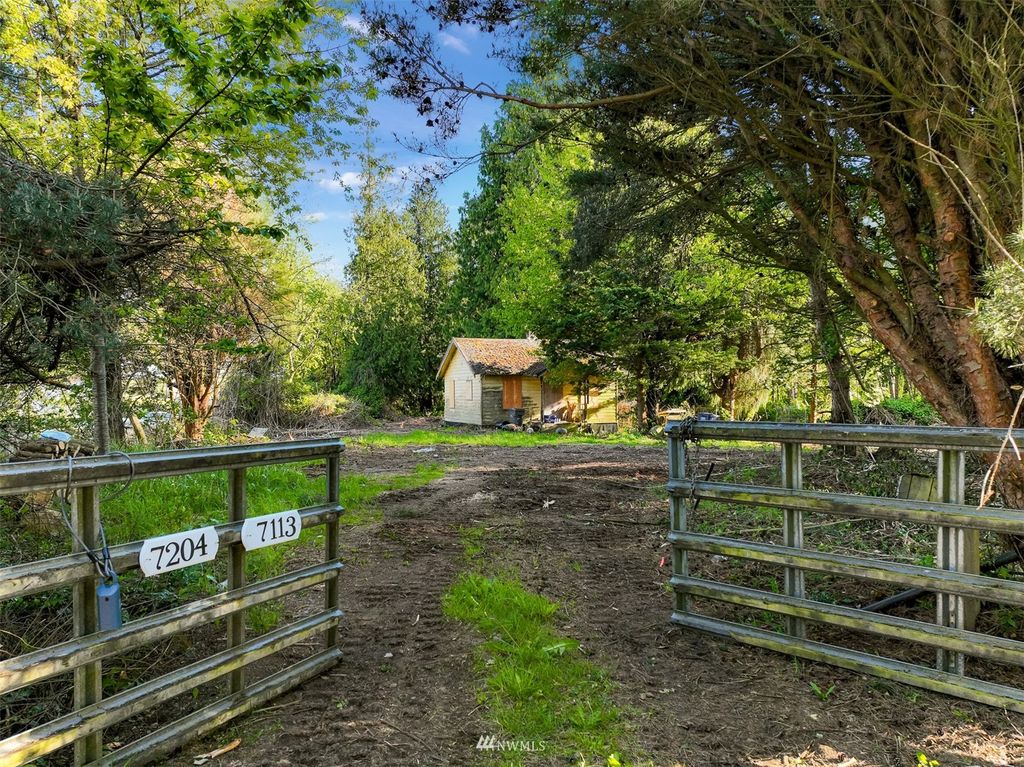 Photo of 7204 - 7113 300th Street NW, Stanwood, WA 98292 (MLS # 1940538)