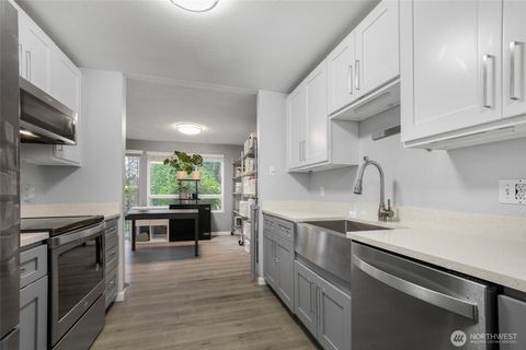 2007 SW 318th Place 7A Federal Way WA 98023