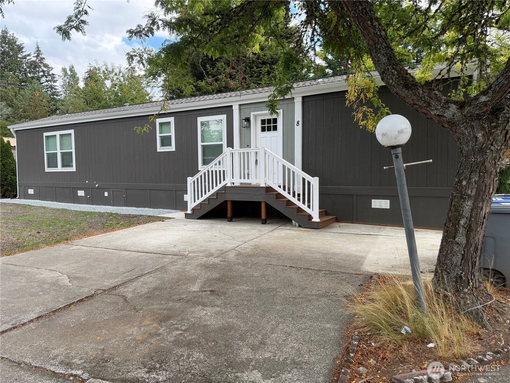 Photo of 375 Union Avenue SE #8, Renton, WA 98059 (MLS # 2585728)