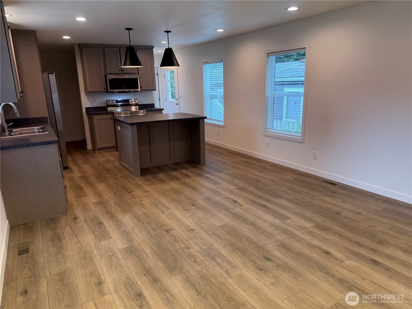 375 Union Avenue SE 8