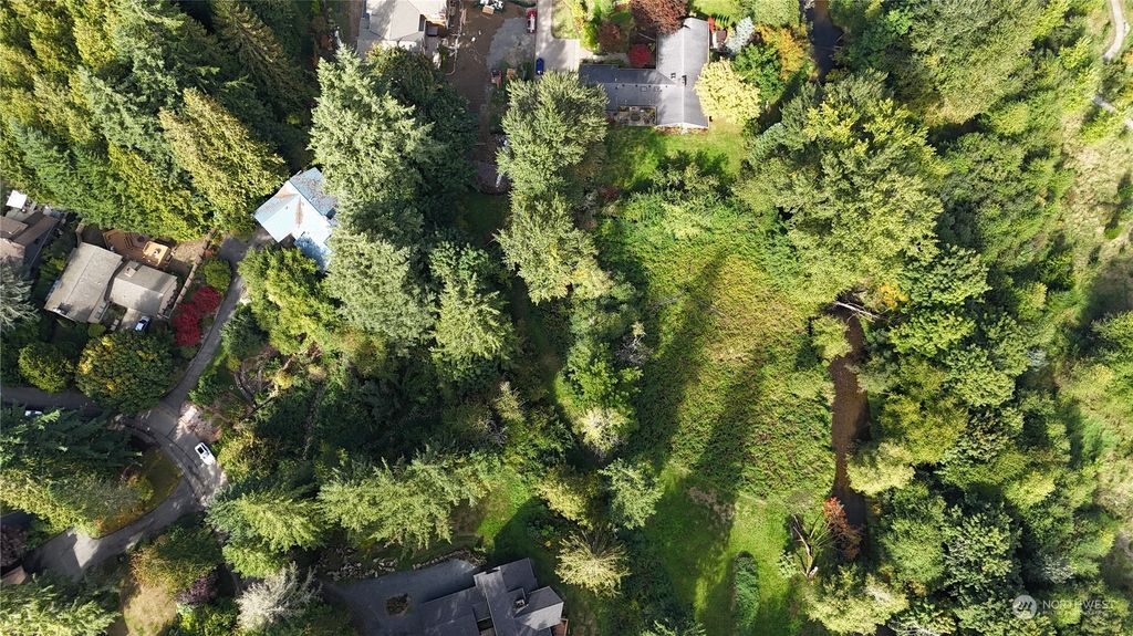 Photo of 1560 Sycamore Drive SE, Issaquah, WA 98027 (MLS # 2185174)