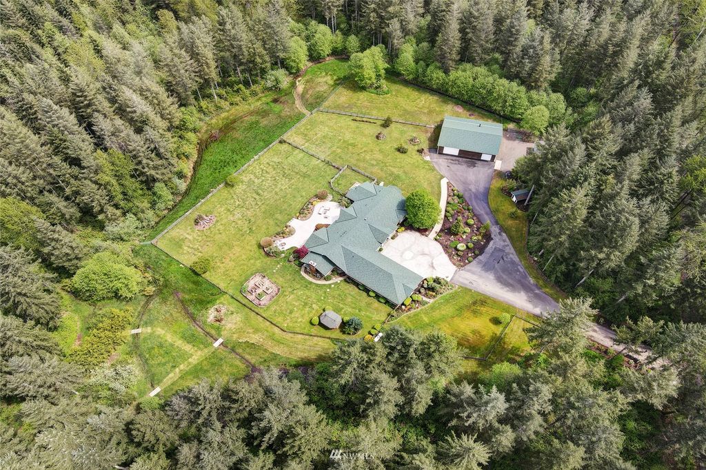 Photo of 7828 Tolt Highlands Road NE, Carnation, WA 98014 (MLS # 1970130)
