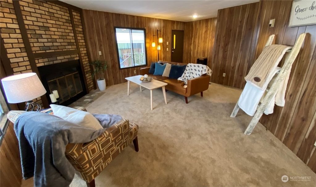 Photo of 11436 SE 208th Street #122, Kent, WA 98031 (MLS # 2023705)