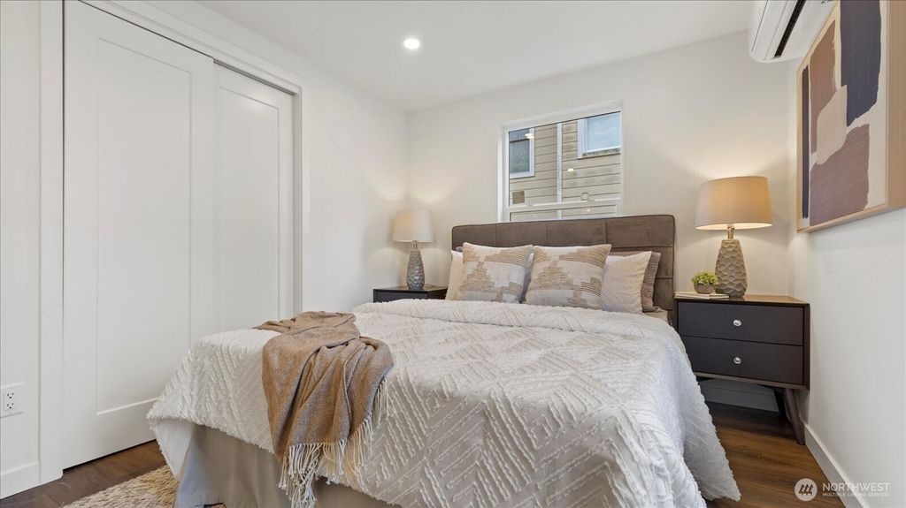 Photo of 3043 31st Avenue W, Seattle, WA 98199 (MLS # 2335283)