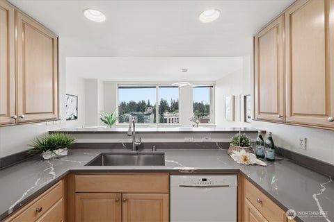 Photo of 177 107th Ave AVE NE #1204, Bellevue, WA 98004 (MLS # 2578222)