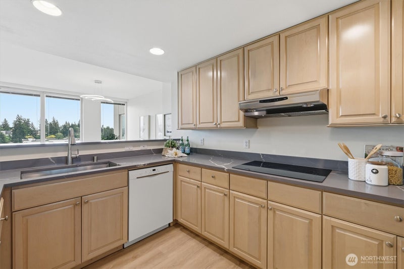 177 107th Ave NE 1204