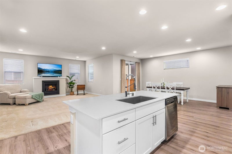 2032 Cantergrove Drive SE