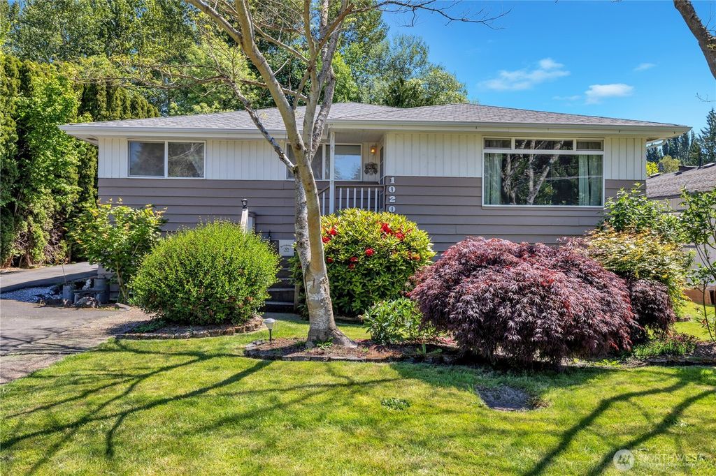 Photo of 10208 28th Avenue SW, Seattle, WA 98146 (MLS # 2378507)