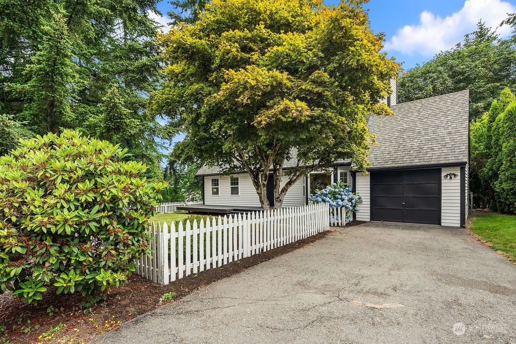Photo of 12613 47th Drive SE, Everett, WA 98208 (MLS # 2263275)
