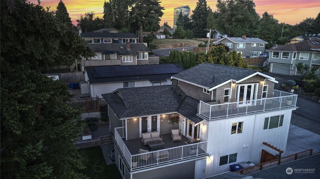 Photo of 1214 N 32nd Street, Renton, WA 98056 (MLS # 2014611)