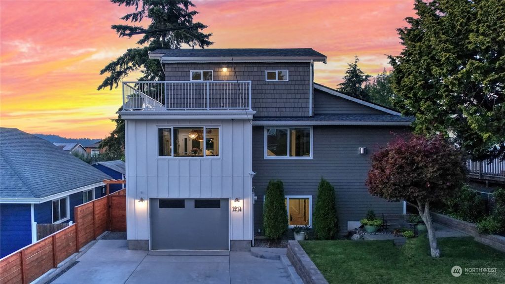 Photo of 1214 N 32nd Street, Renton, WA 98056 (MLS # 2014611)