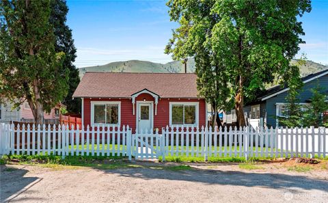 314 E Okanogan Avenue, Chelan, WA 98816 - MLS#: 2370179