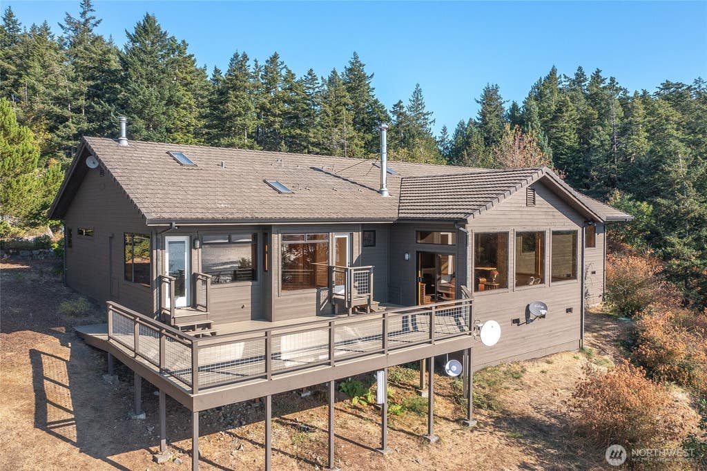 Photo of 404 Lookout Loop, Orcas Island, WA 98245 (MLS # 2553674)