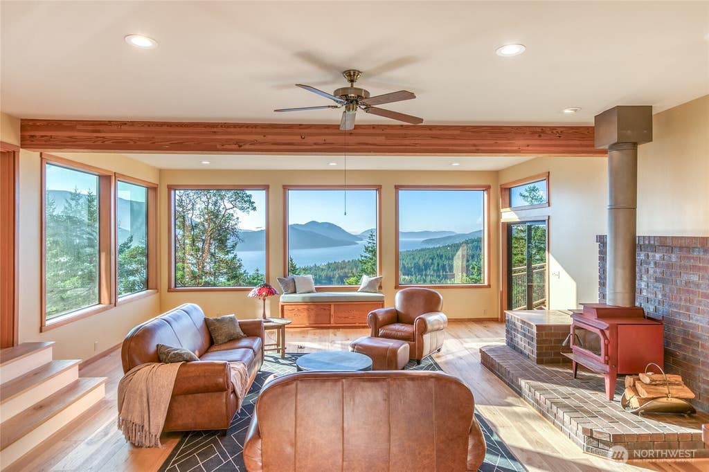 Photo of 404 Lookout Loop, Orcas Island, WA 98245 (MLS # 2553674)