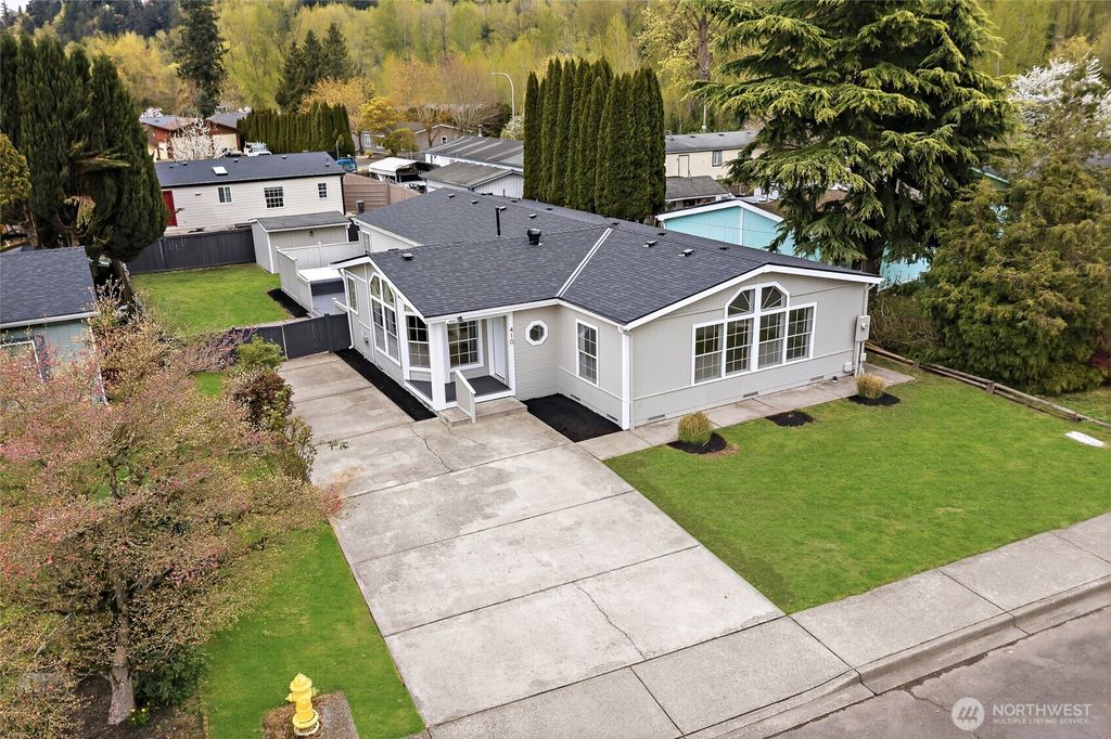 Photo of 410 V Place SE, Auburn, WA 98002 (MLS # 2504223)