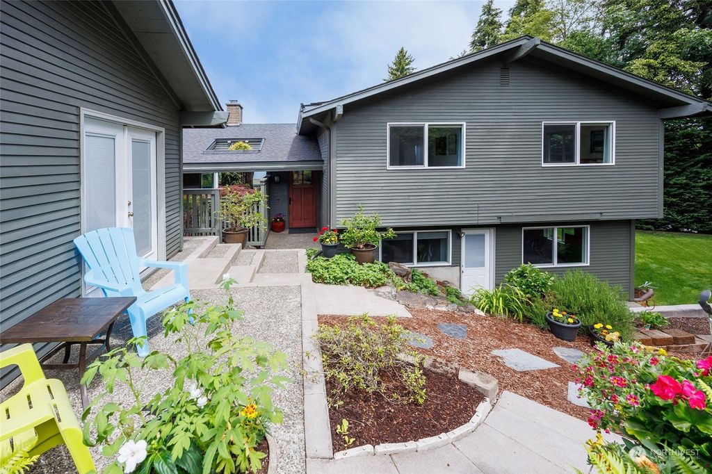 Photo of 28938 11th Place S, Federal Way, WA 98003 (MLS # 2245585)