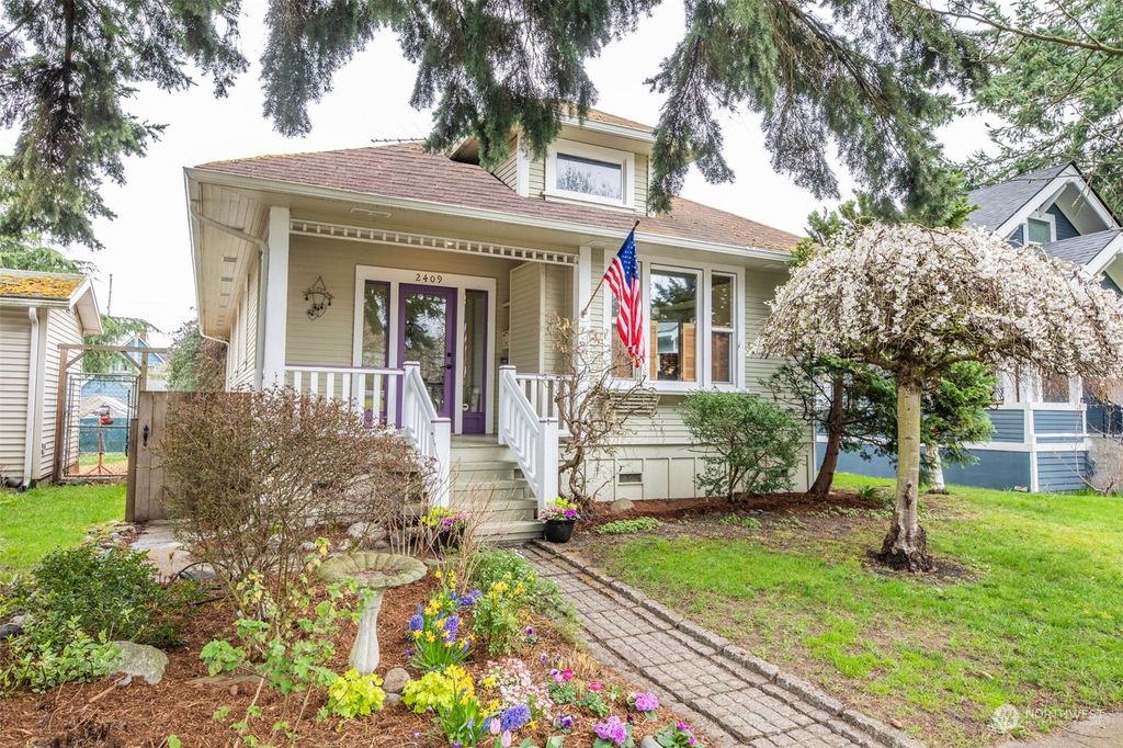 Photo of 2409 Cedar Street, Everett, WA 98201 (MLS # 2213581)