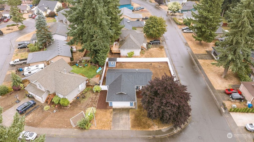 Photo of 26228 192nd Place SE, Covington, WA 98042 (MLS # 2155553)