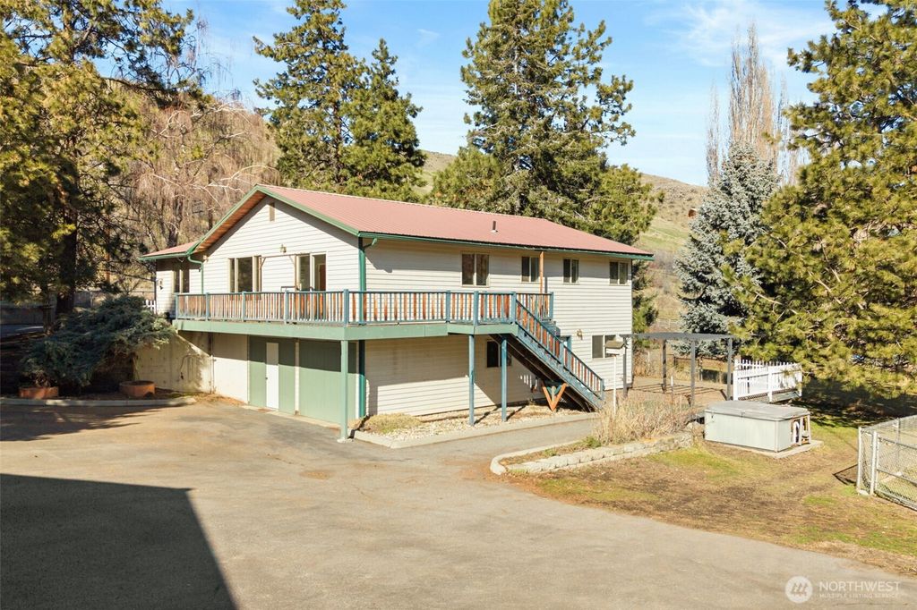 Photo of 4195 Squilchuck Road, Wenatchee, WA 98801 (MLS # 2483784)