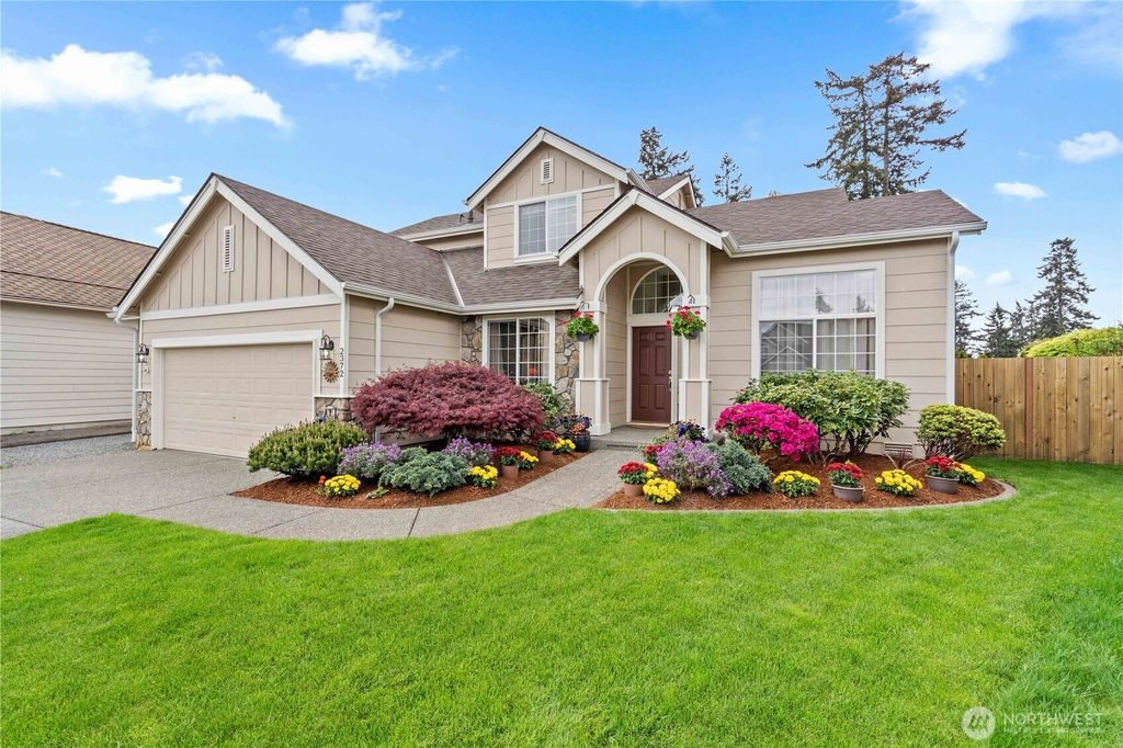 Photo of 2372 S 284th Court, Federal Way, WA 98003 (MLS # 2516146)
