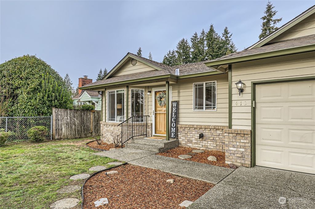 Photo of 413 60th Street SE, Everett, WA 98203 (MLS # 2319113)