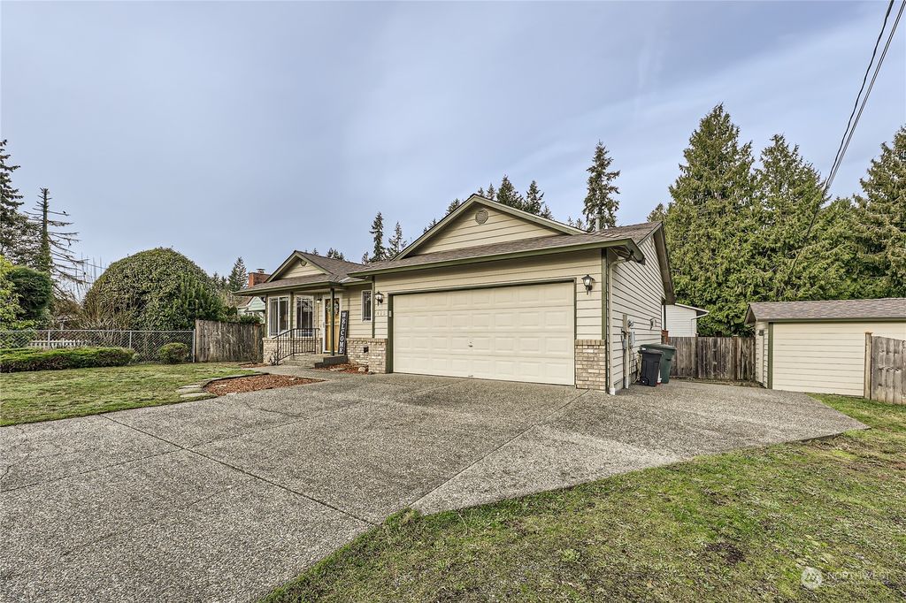Photo of 413 60th Street SE, Everett, WA 98203 (MLS # 2319113)