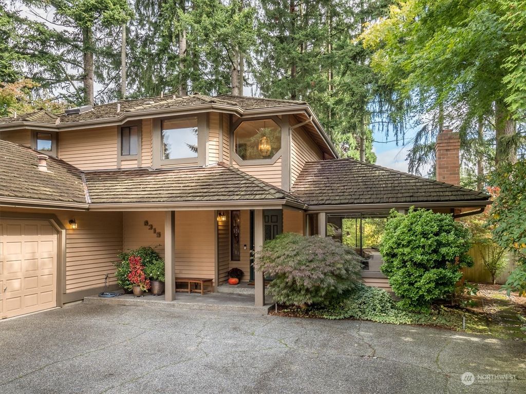Photo of 6315 NE 192nd Court, Kenmore, WA 98028 (MLS # 2164583)