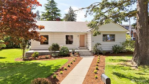 Photo of 1635 Madison ST, Port Townsend, WA 98368 (MLS # 2521840)