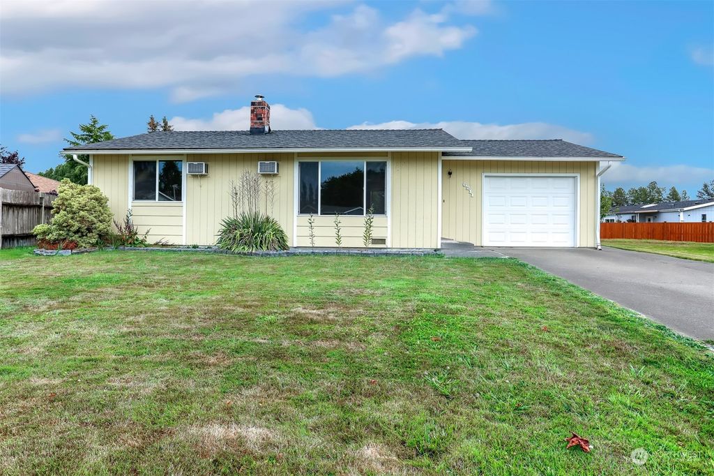 Photo of 6211 57th Drive NE, Marysville, WA 98270 (MLS # 2286359)