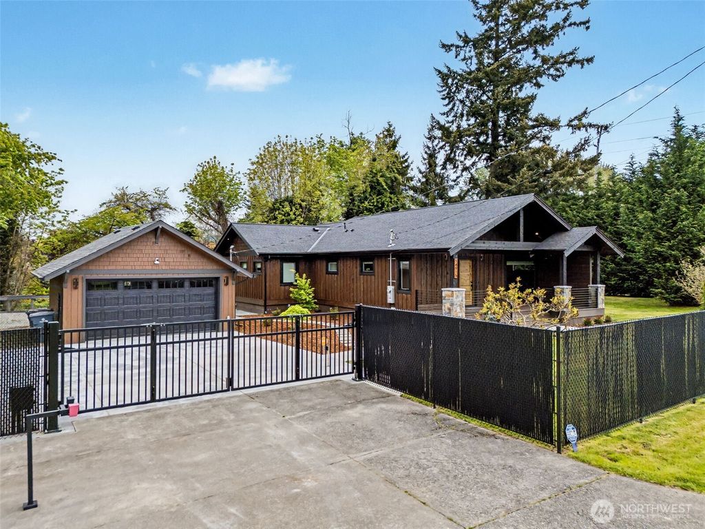 Photo of 14915 80th Street E, Puyallup, WA 98372 (MLS # 2515962)