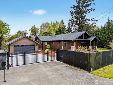 Photo of 14915 80th Street E, Puyallup, WA 98372 (MLS # 2515962)