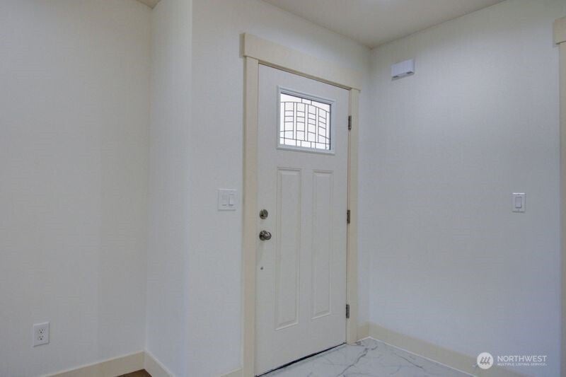 7911 Apache Drive