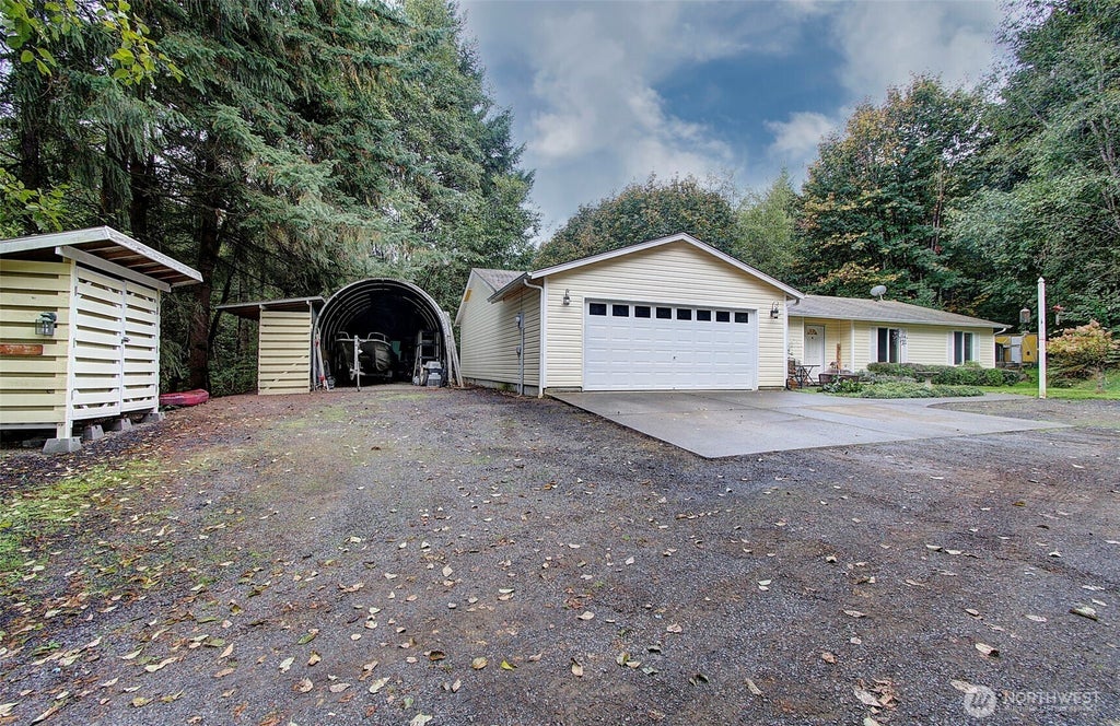 Photo of 210 Great Northern Road, Kalama, WA 98625 (MLS # 2583133)