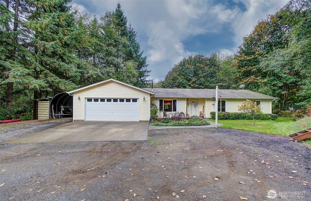 Photo of 210 Great Northern Road, Kalama, WA 98625 (MLS # 2583133)