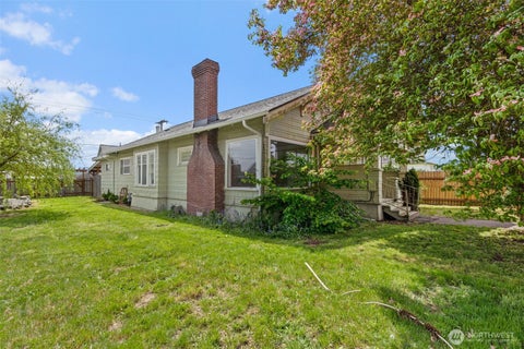 Photo of 505 W Young Street, Elma, WA 98541 (MLS # 2520351)