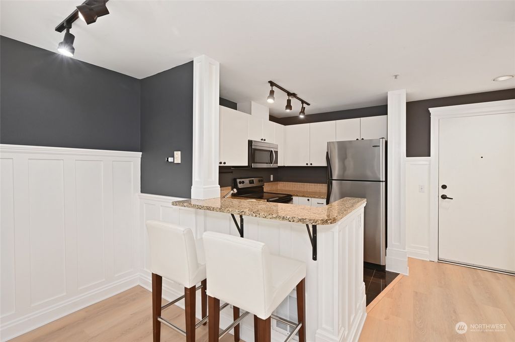 Photo of 323 Queen Anne Avenue N #204, Seattle, WA 98109 (MLS # 2050849)