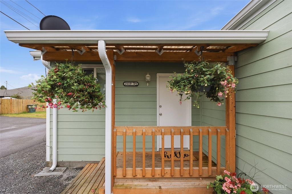 Photo of 2119 Walnut Street #C, Everett, WA 98201 (MLS # 2525572)
