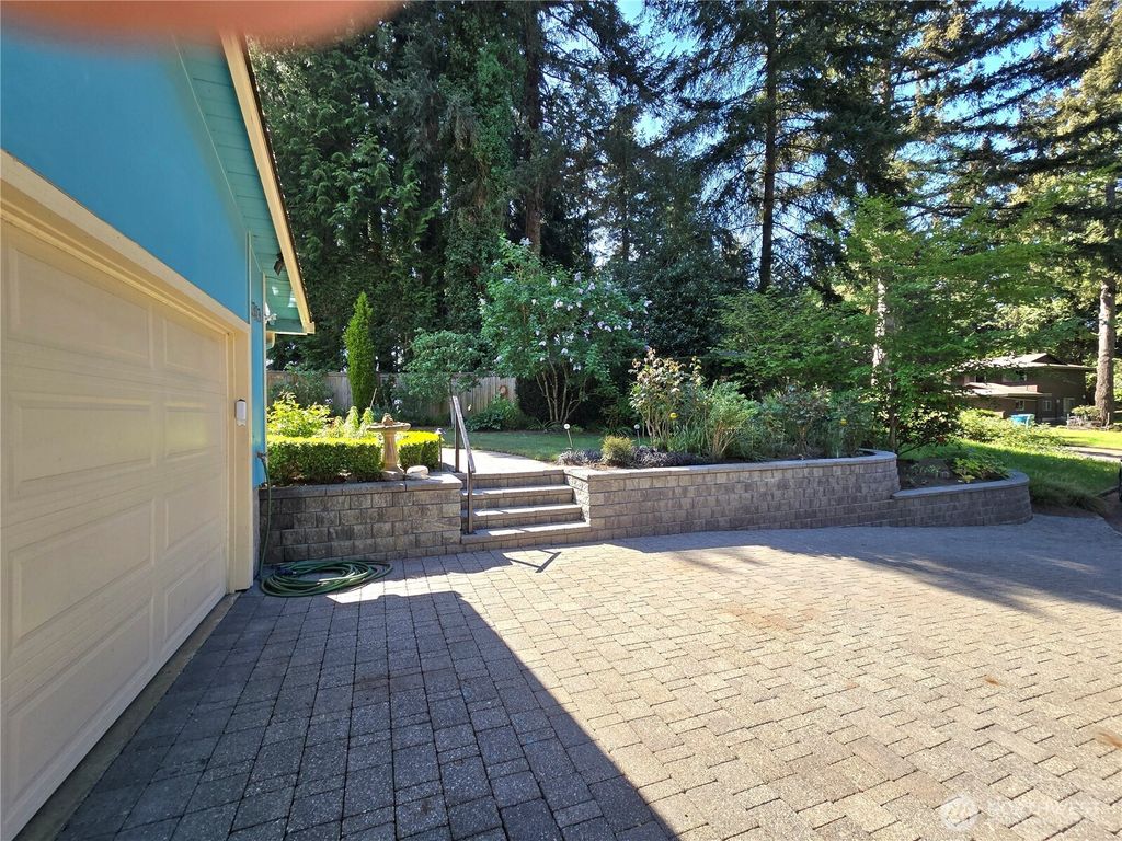 Photo of 313 NE 191 Street, Shoreline, WA 98155 (MLS # 2524122)