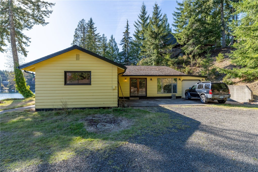 Photo of 1326 W Lakeside Drive, Shelton, WA 98584 (MLS # 2598105)