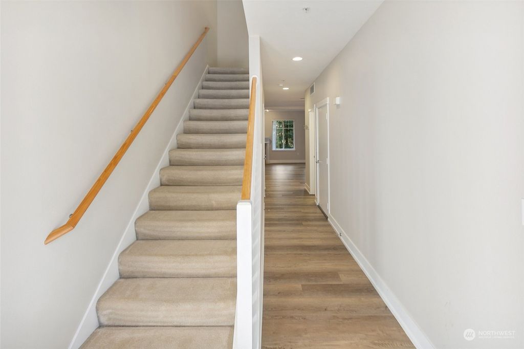 Photo of 5501 Lakemont Boulevard SE #104, Bellevue, WA 98006 (MLS # 2180035)