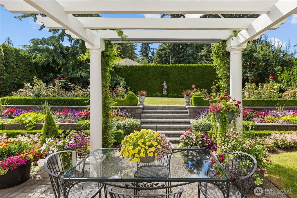Photo of 17906 Larch Way, Lynnwood, WA 98037 (MLS # 2561899)